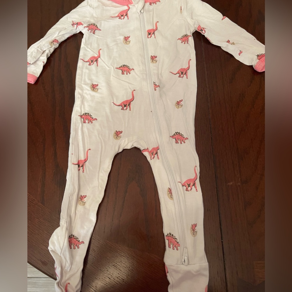 Kyte baby Dino zippy footie Sz 3-6 m